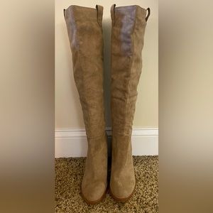 Oasis Society Heeled Knee High Boots in tan. Size 8.5.